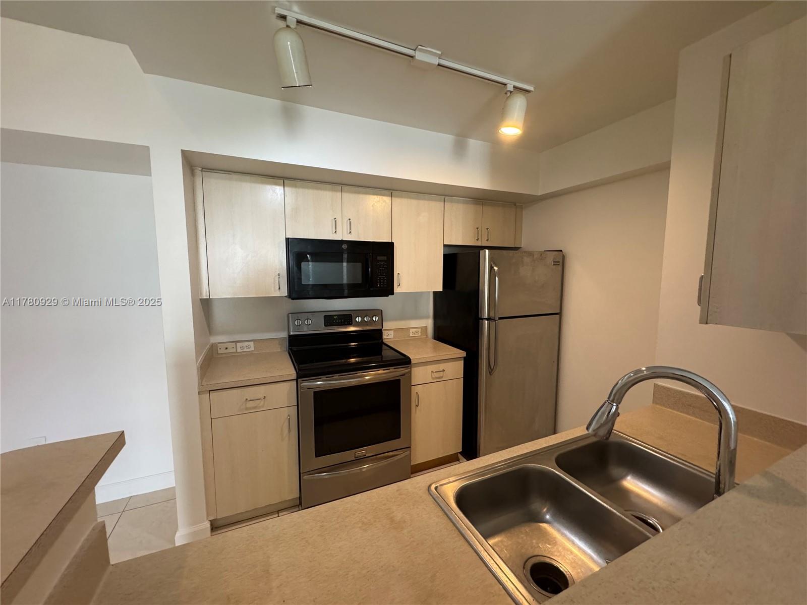 DEVONAIRE CONDO AT PEMBRO - Residential