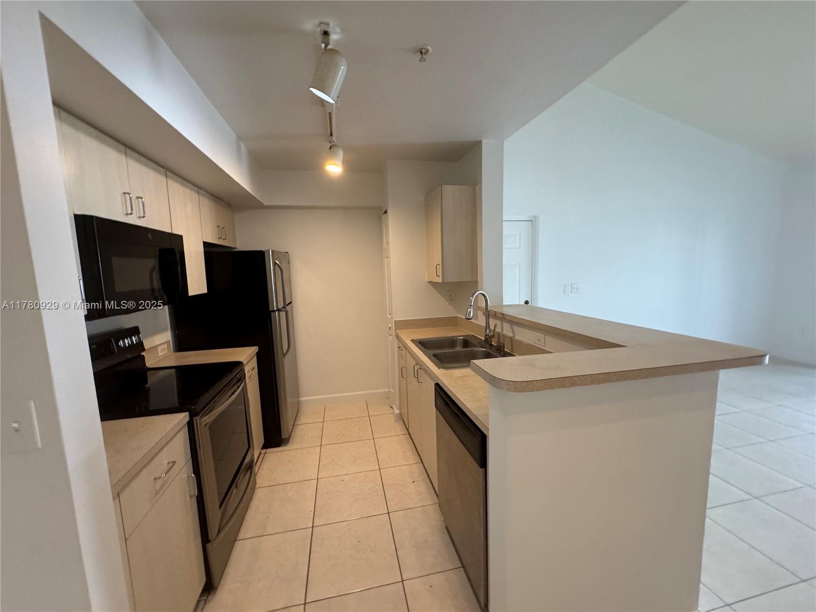 DEVONAIRE CONDO AT PEMBRO - Residential