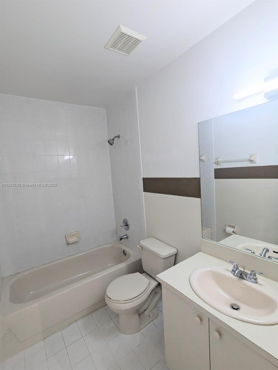 CHATEAUBLEAU VILLAS AT MI - Residential Lease