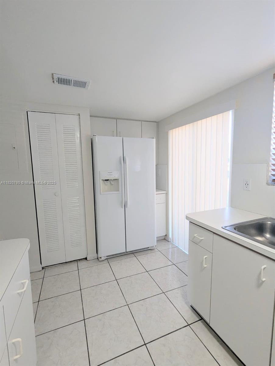 CHATEAUBLEAU VILLAS AT MI - Residential Lease