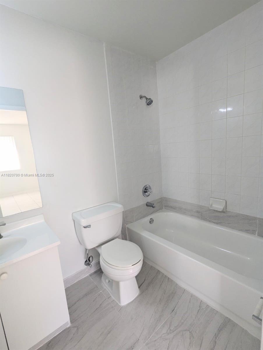 CHATEAUBLEAU VILLAS AT MI - Residential Lease