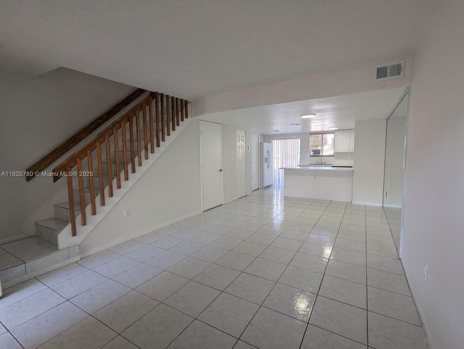 CHATEAUBLEAU VILLAS AT MI - Residential Lease