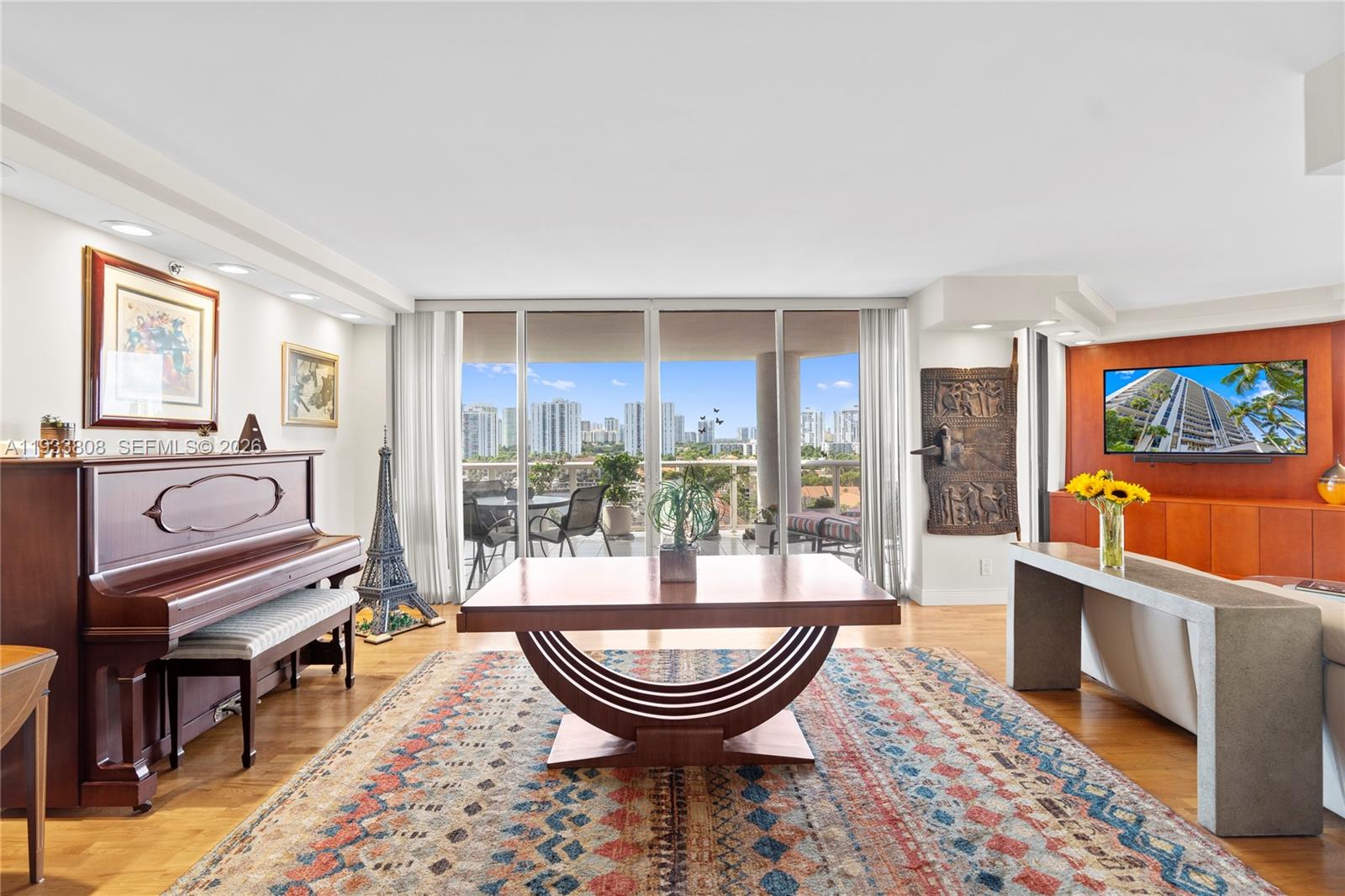 HARBOR TWS AT THE WATERWA - Residential