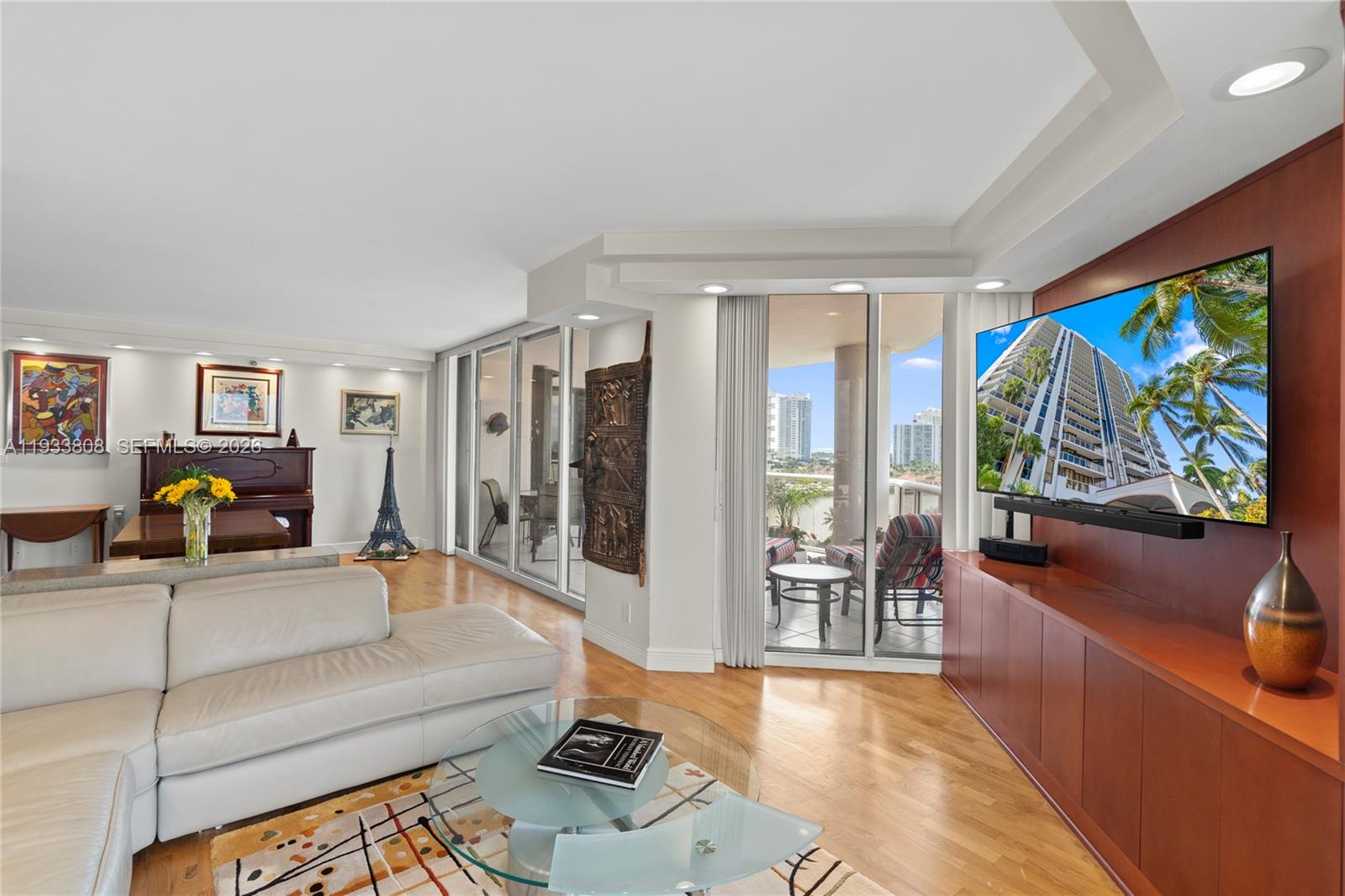 HARBOR TWS AT THE WATERWA - Residential