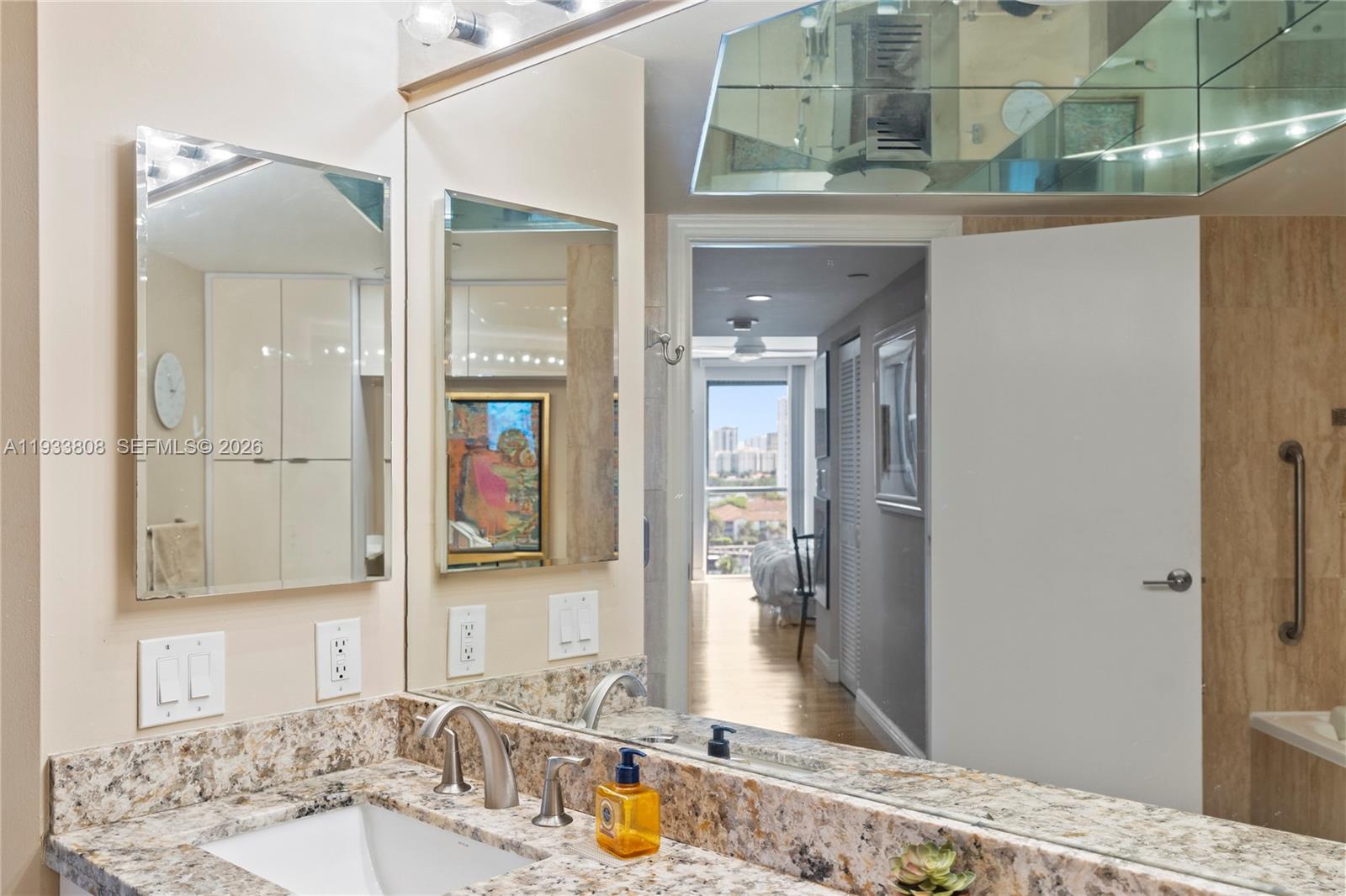 HARBOR TWS AT THE WATERWA - Residential