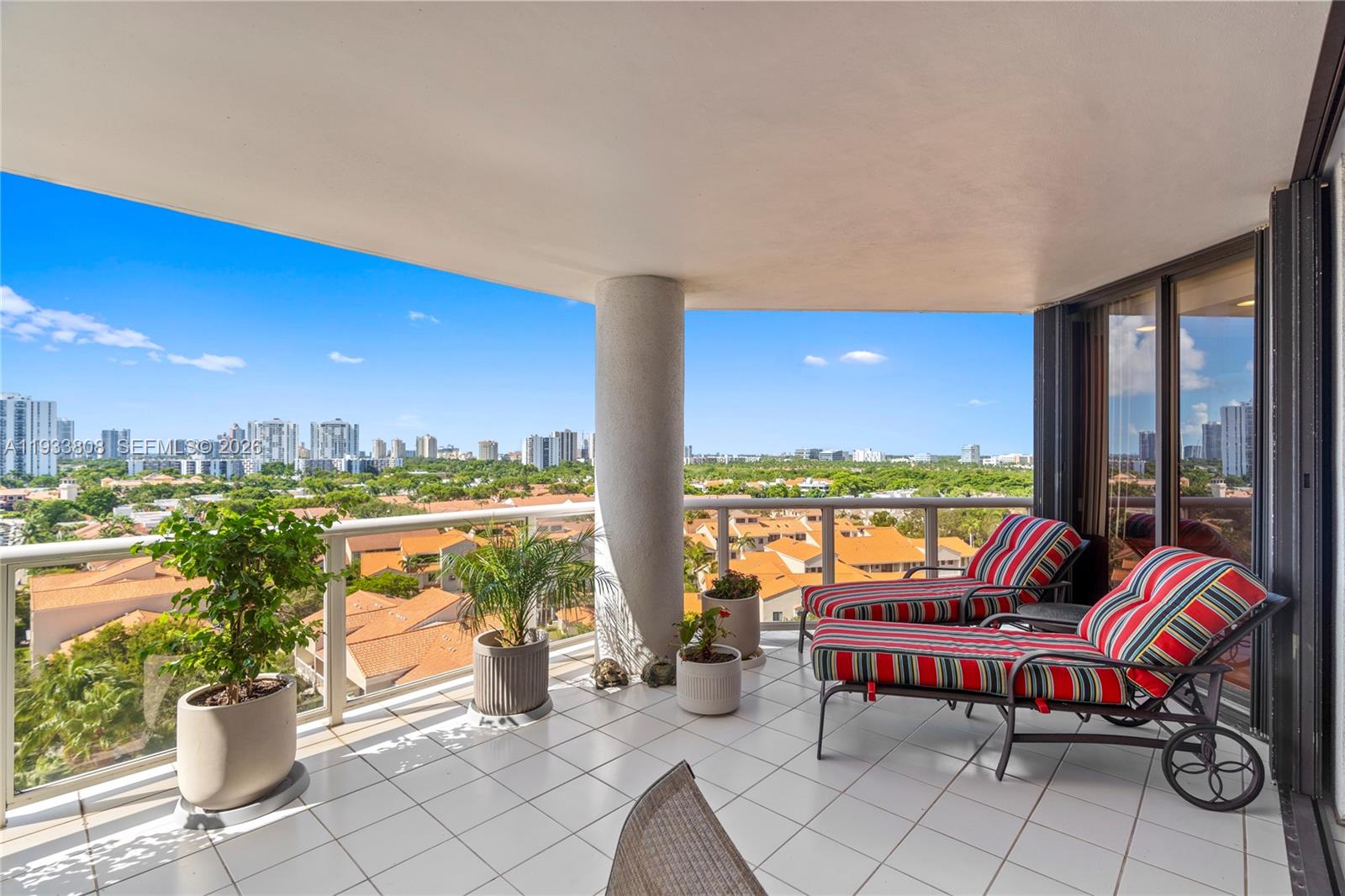 HARBOR TWS AT THE WATERWA - Residential