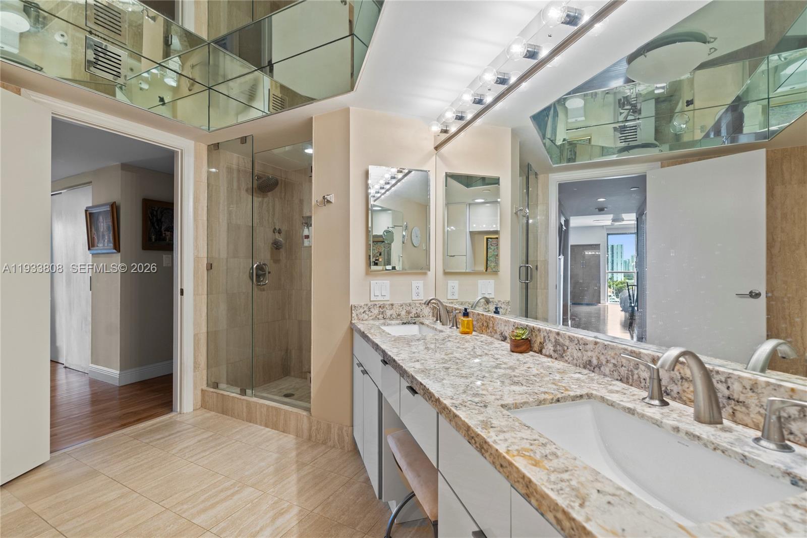 HARBOR TWS AT THE WATERWA - Residential