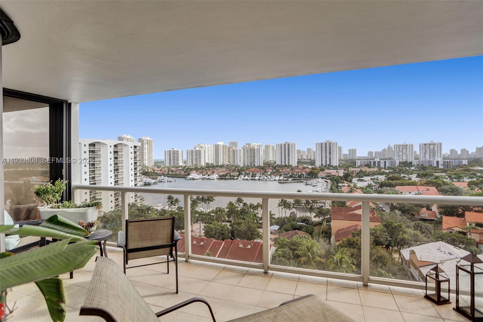 HARBOR TWS AT THE WATERWA - Residential