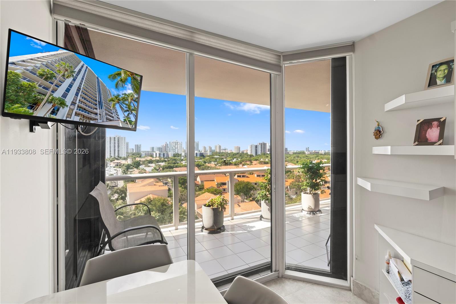 HARBOR TWS AT THE WATERWA - Residential