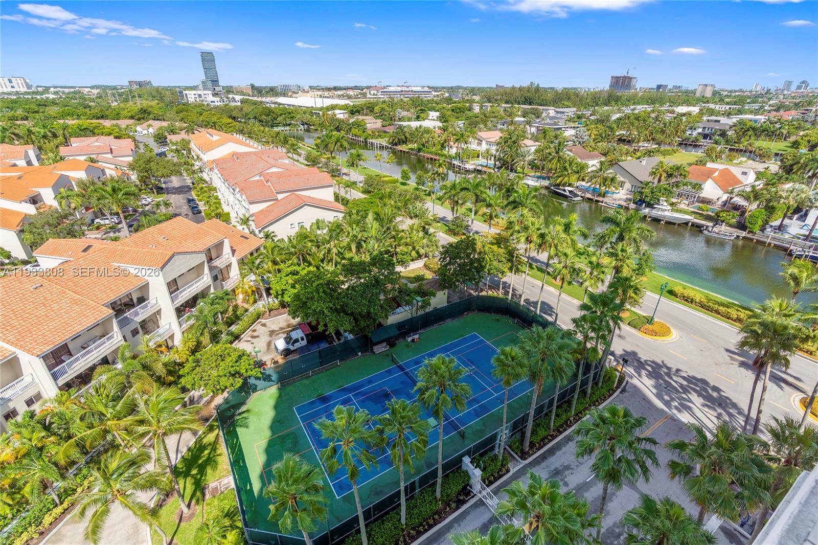 HARBOR TWS AT THE WATERWA - Residential