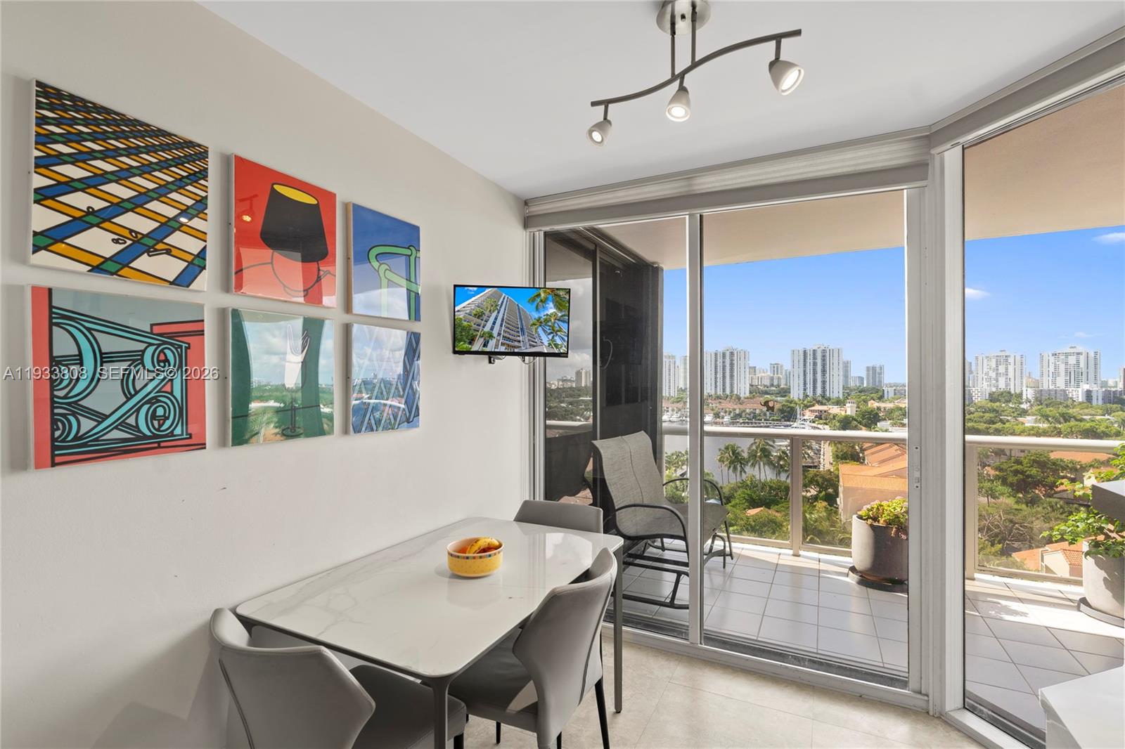 HARBOR TWS AT THE WATERWA - Residential