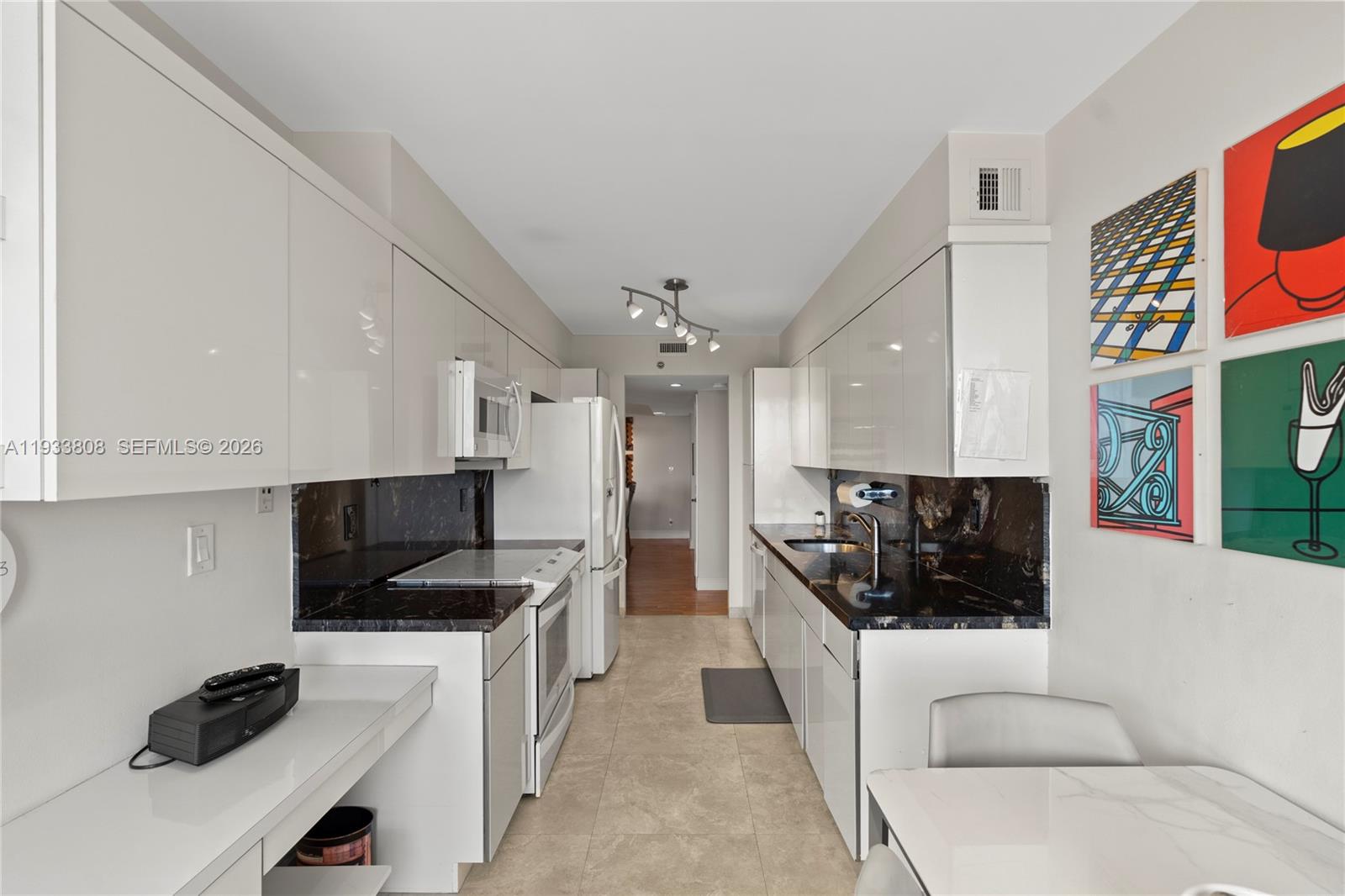 HARBOR TWS AT THE WATERWA - Residential