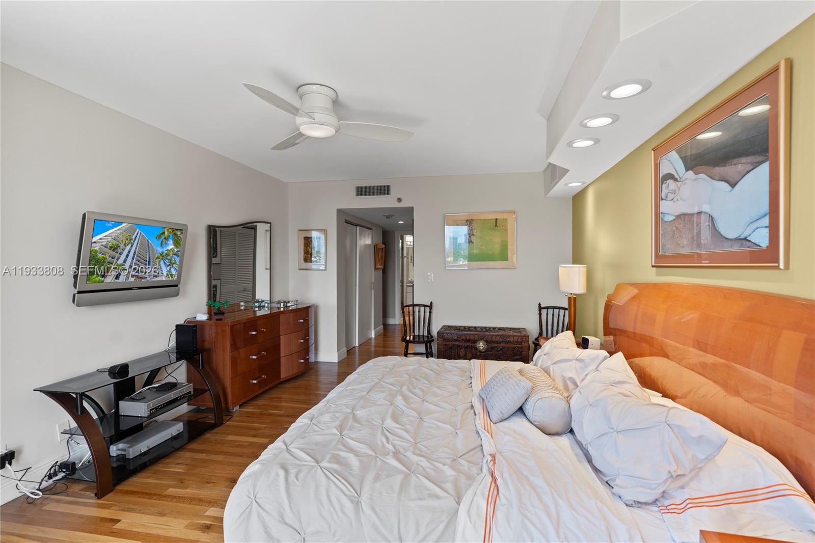 HARBOR TWS AT THE WATERWA - Residential