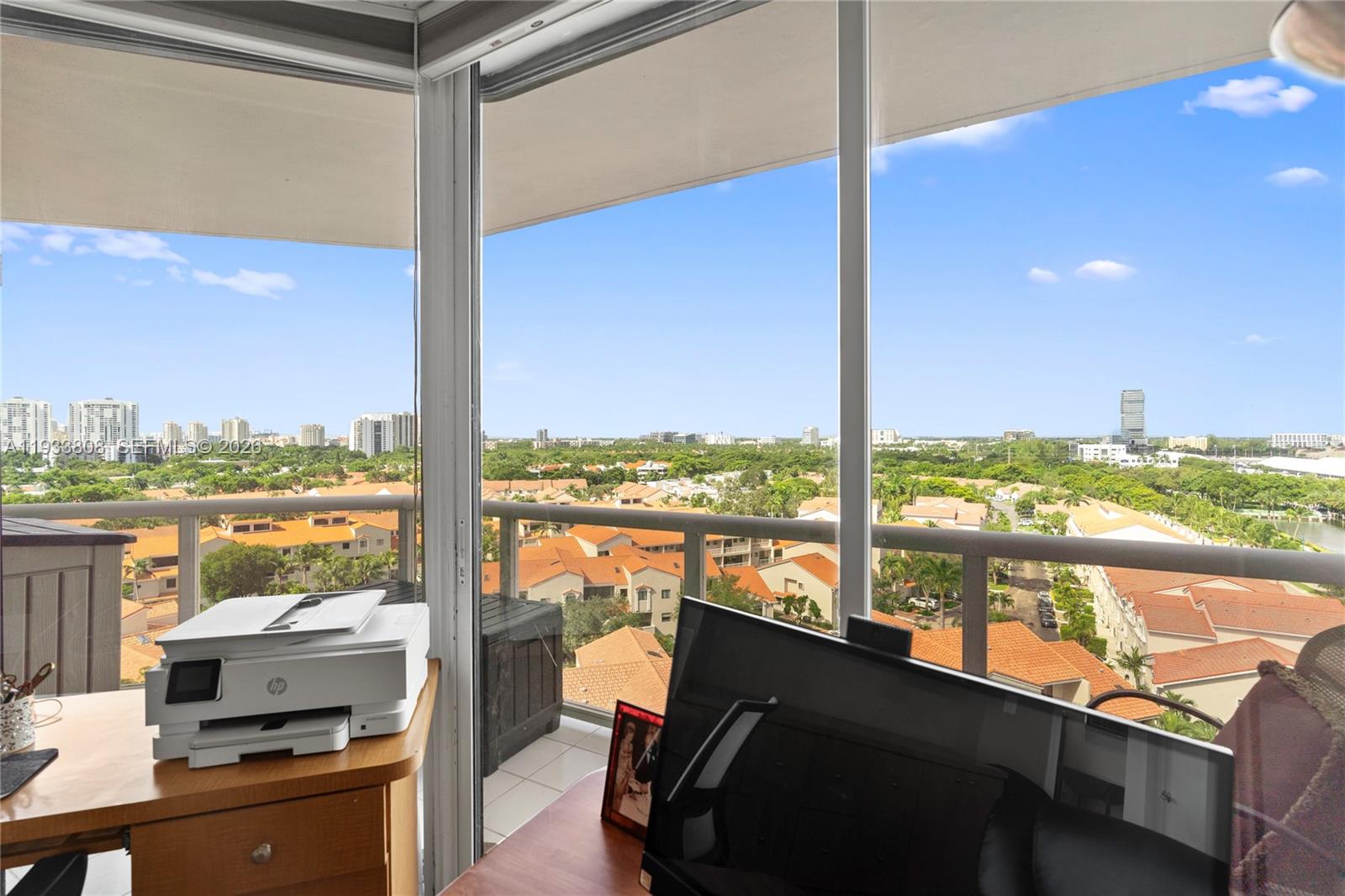 HARBOR TWS AT THE WATERWA - Residential