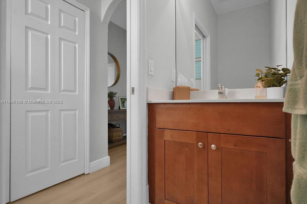 FONTAINBLEAU LAKES COURTY - Residential