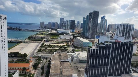 1750 N Bayshore Dr 3814 Miami FL 33132