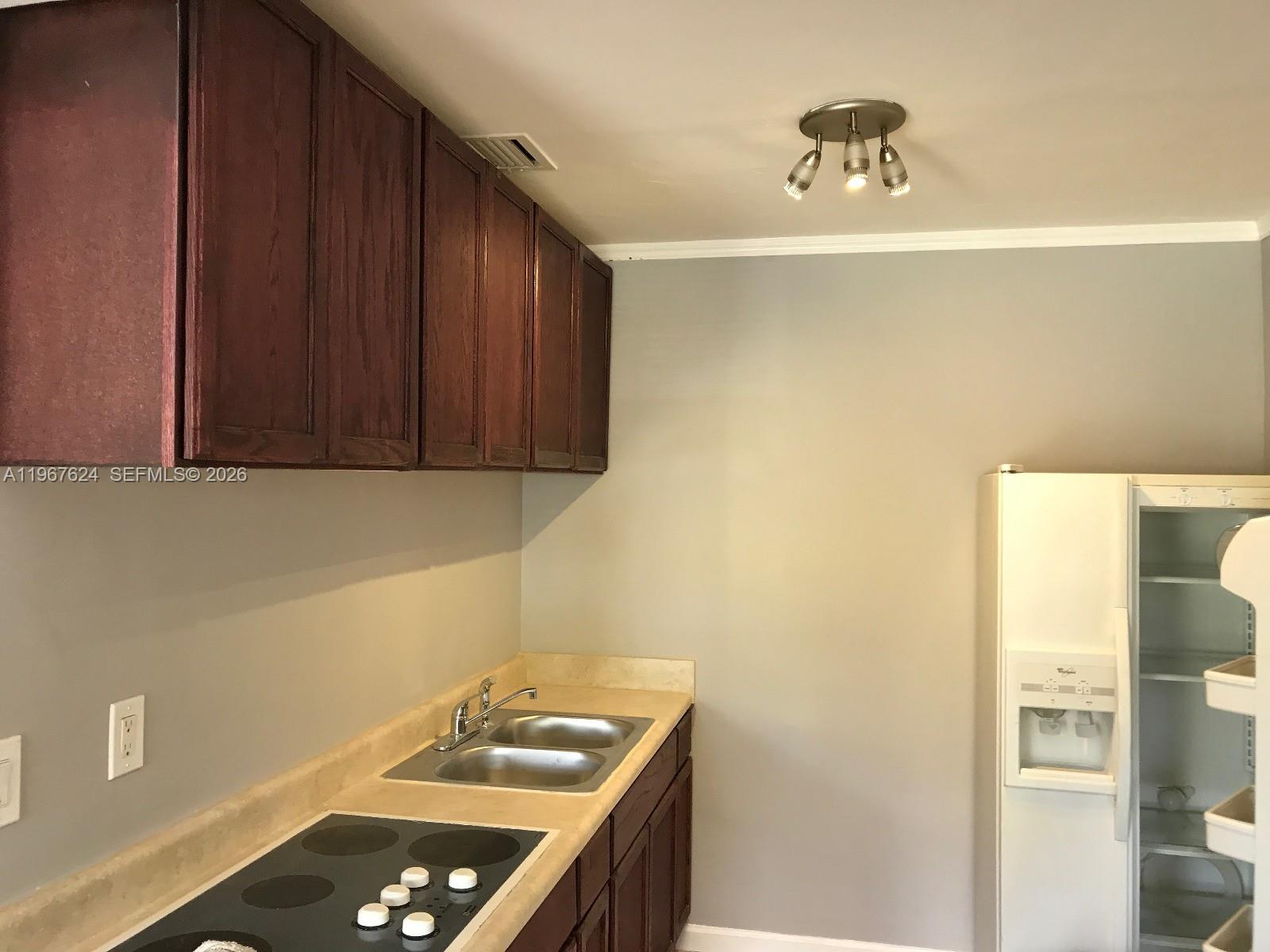 OVERBROOK SHORES NO 3 - Residential