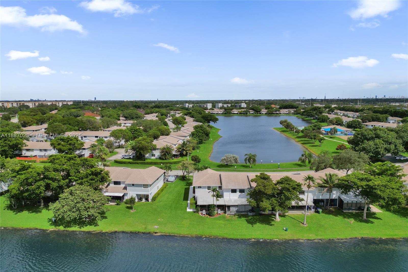 PEMBROKE POINTE SECTION T - Residential