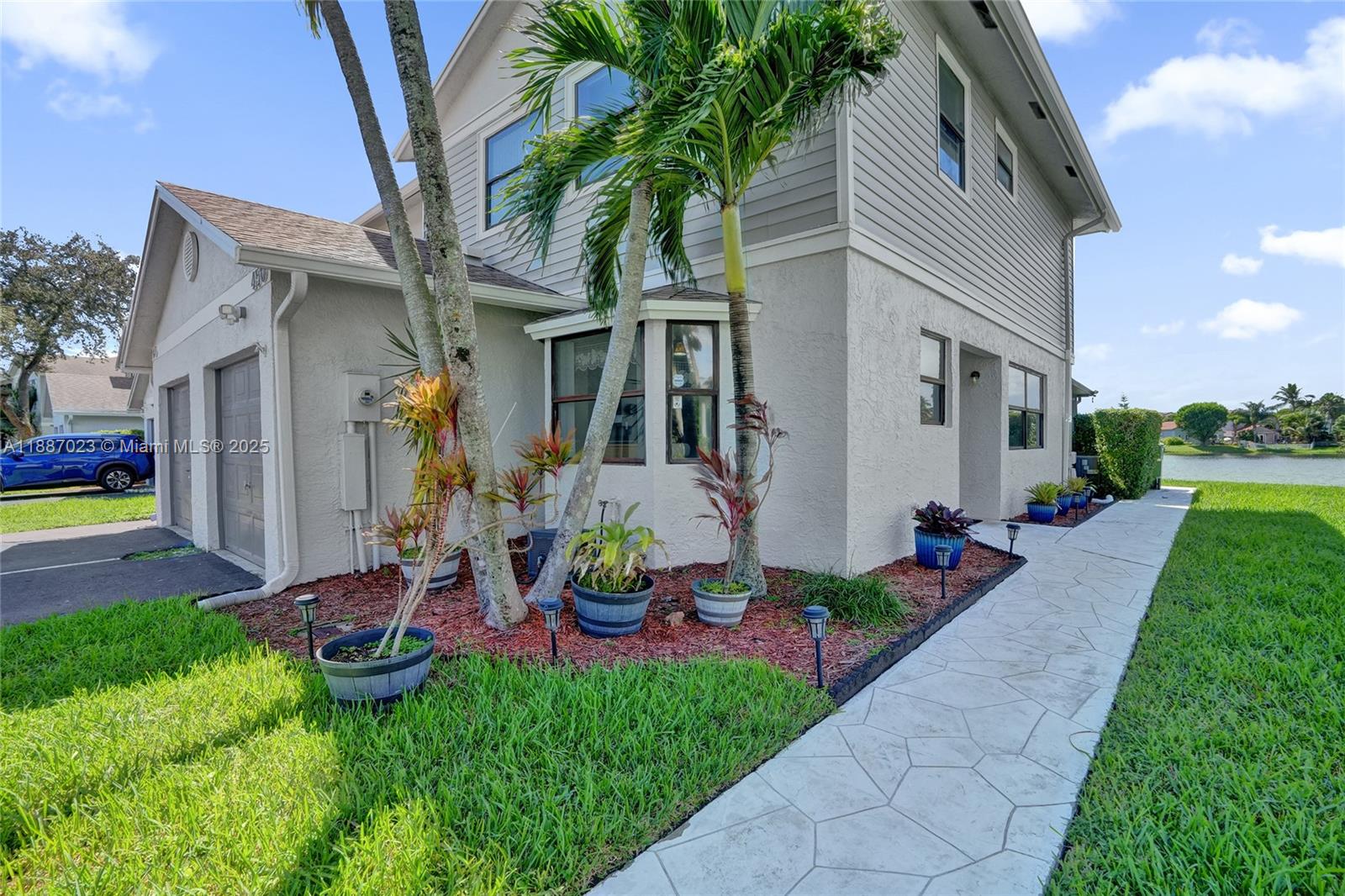 PEMBROKE POINTE SECTION T - Residential