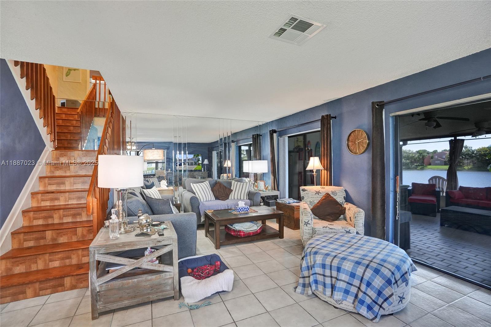 PEMBROKE POINTE SECTION T - Residential