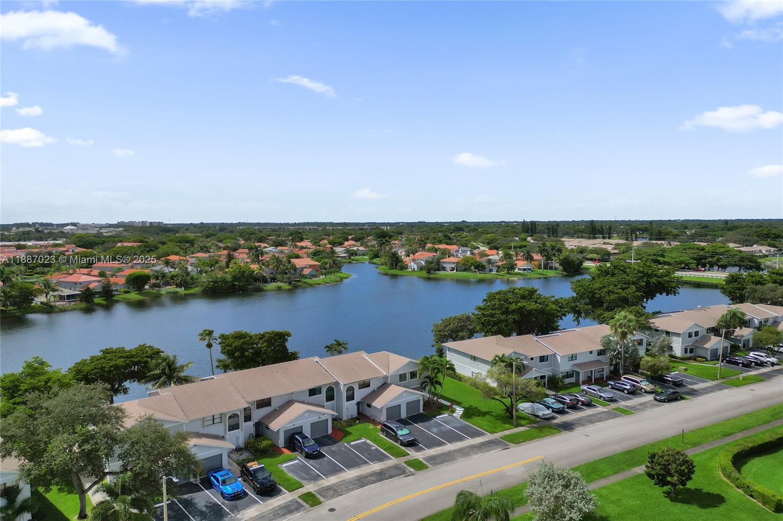 PEMBROKE POINTE SECTION T - Residential
