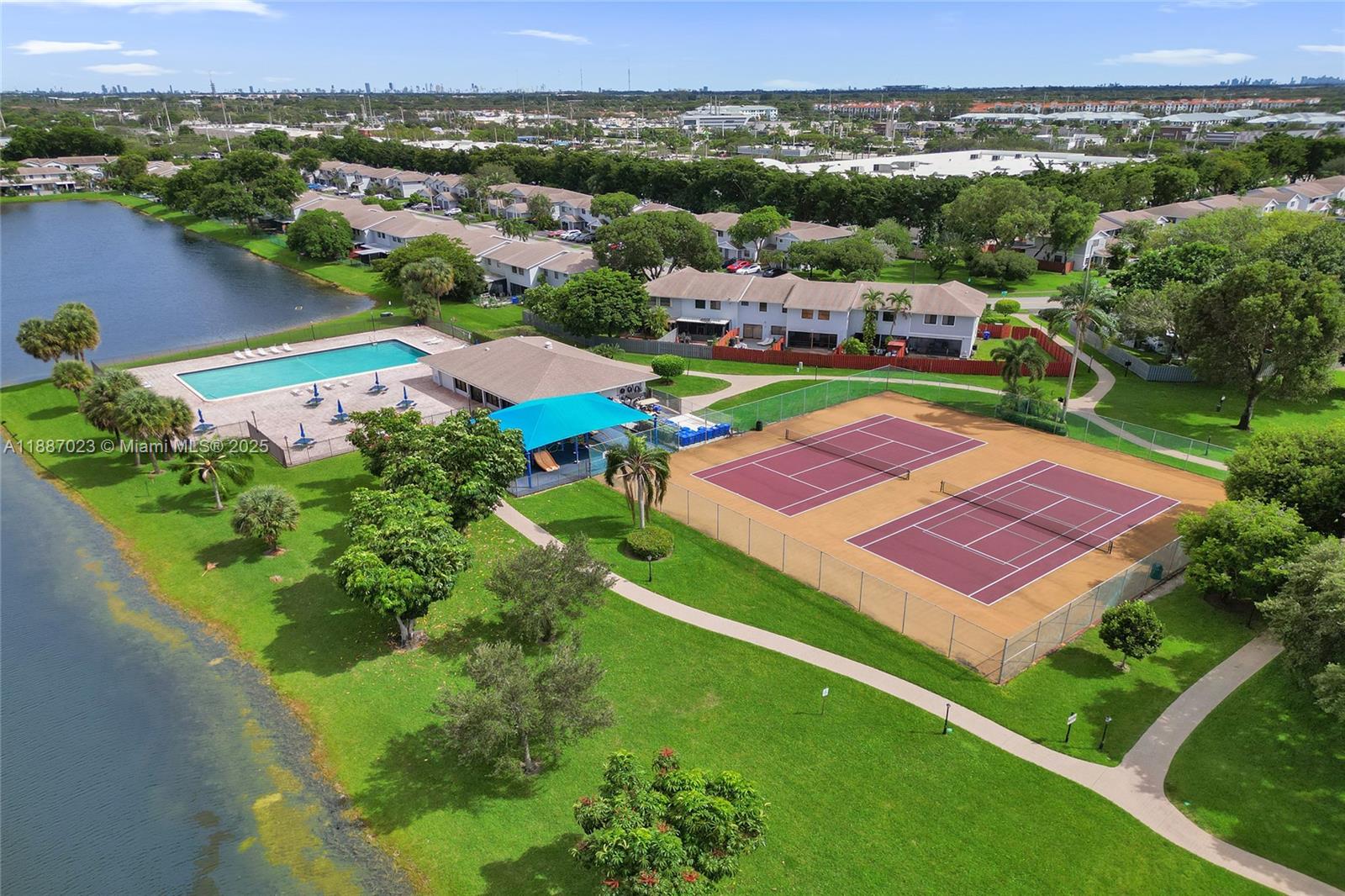 PEMBROKE POINTE SECTION T - Residential