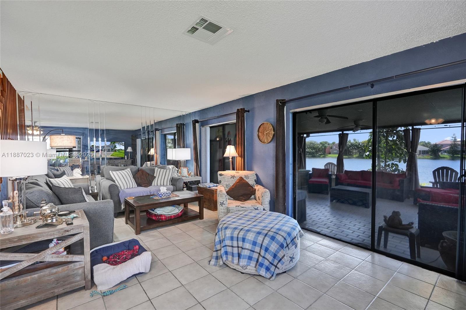 PEMBROKE POINTE SECTION T - Residential