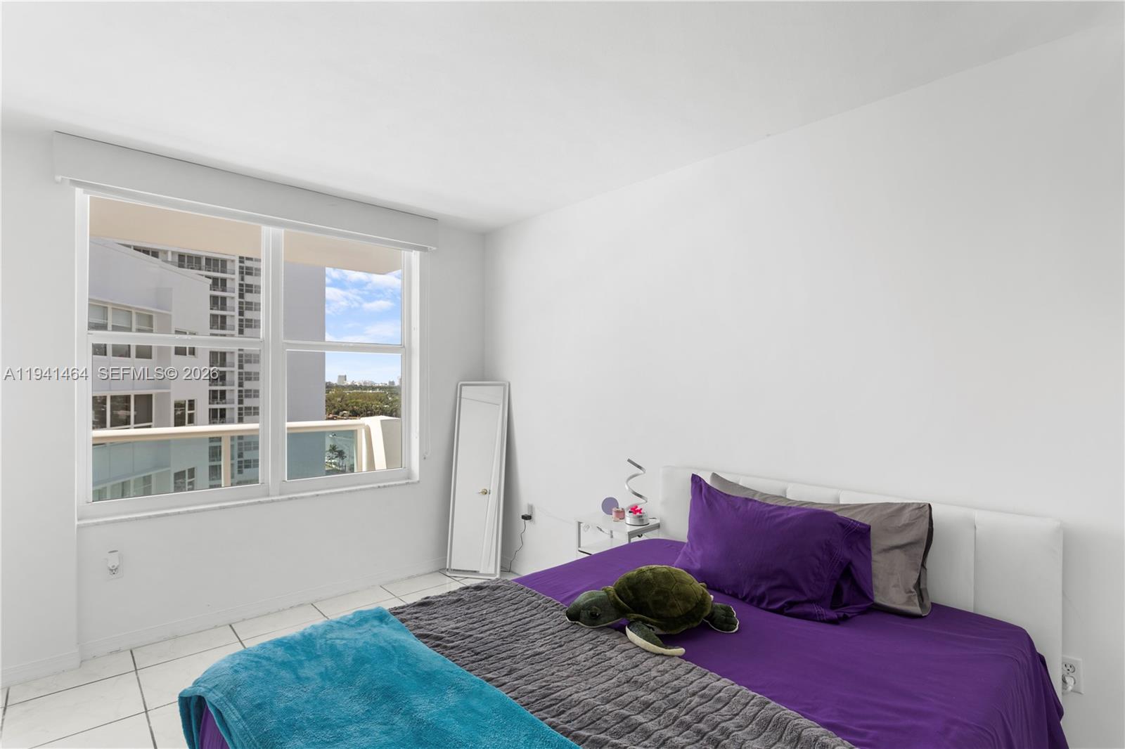 0HE CARRIAGE CLUB SOUTH C - Residential