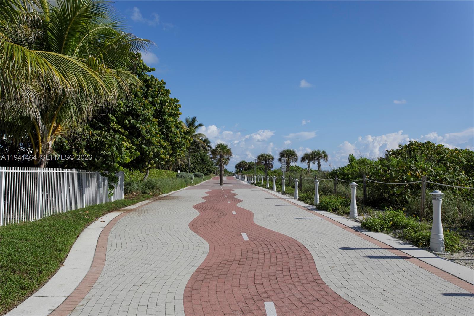 0HE CARRIAGE CLUB SOUTH C - Residential