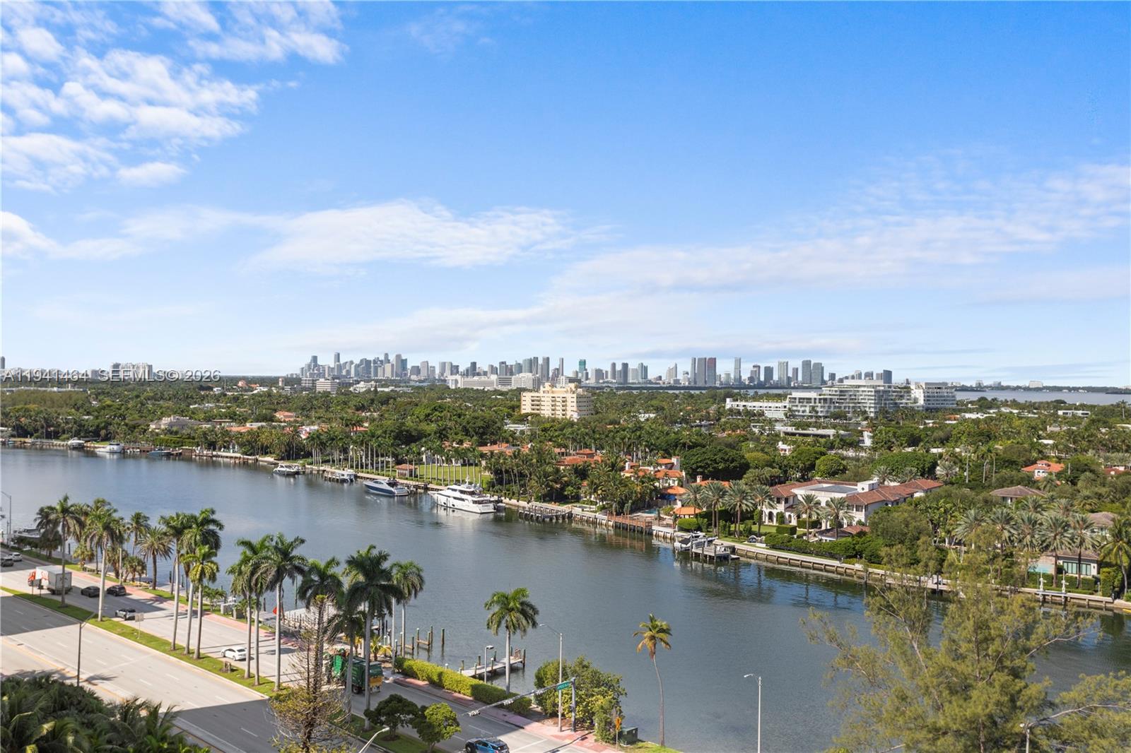 0HE CARRIAGE CLUB SOUTH C - Residential