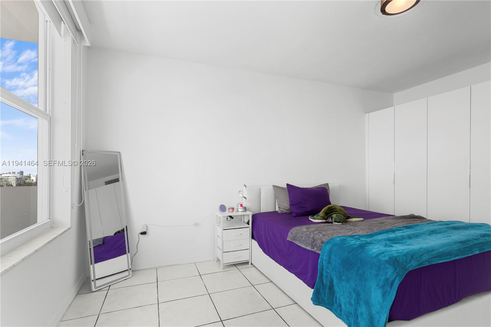 0HE CARRIAGE CLUB SOUTH C - Residential