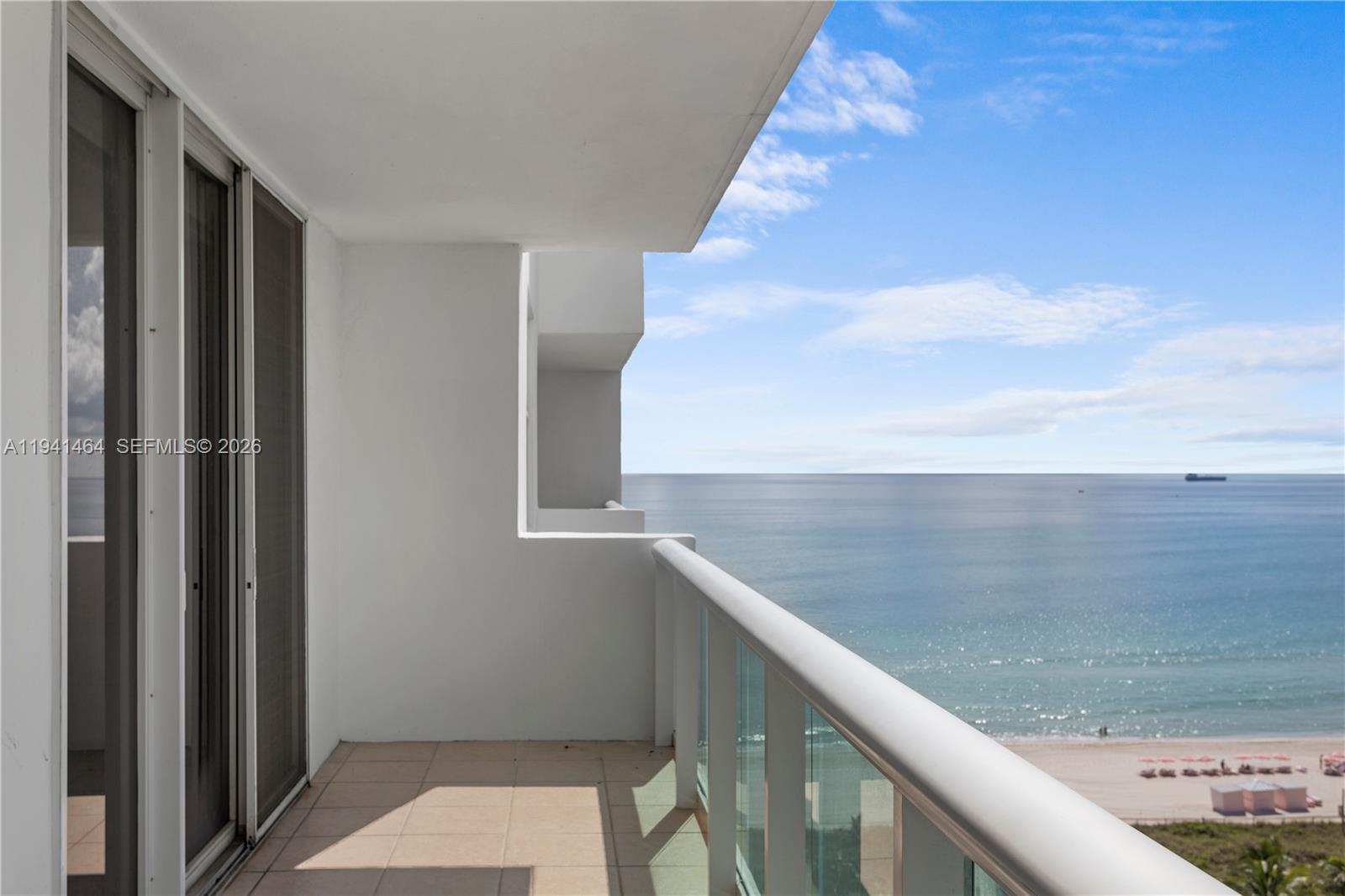 0HE CARRIAGE CLUB SOUTH C - Residential