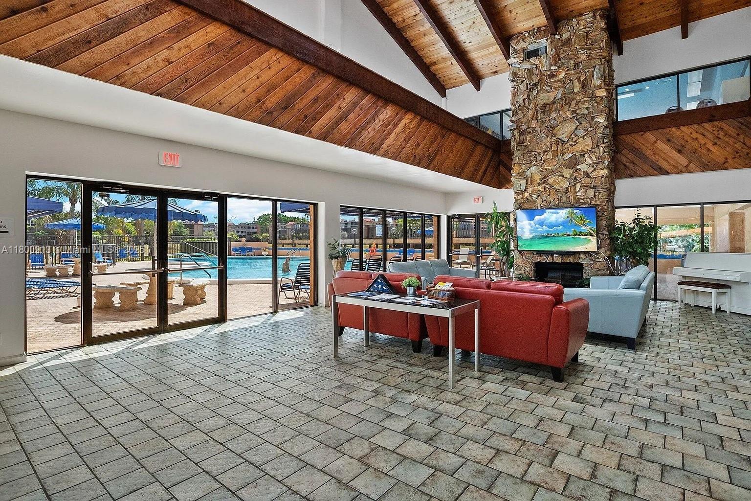 PALM LAKES CONDO - Residential