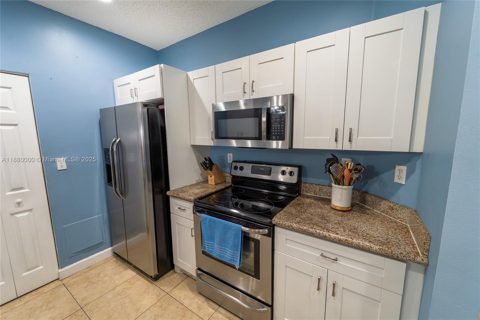 MARBELLA BAY - Residential