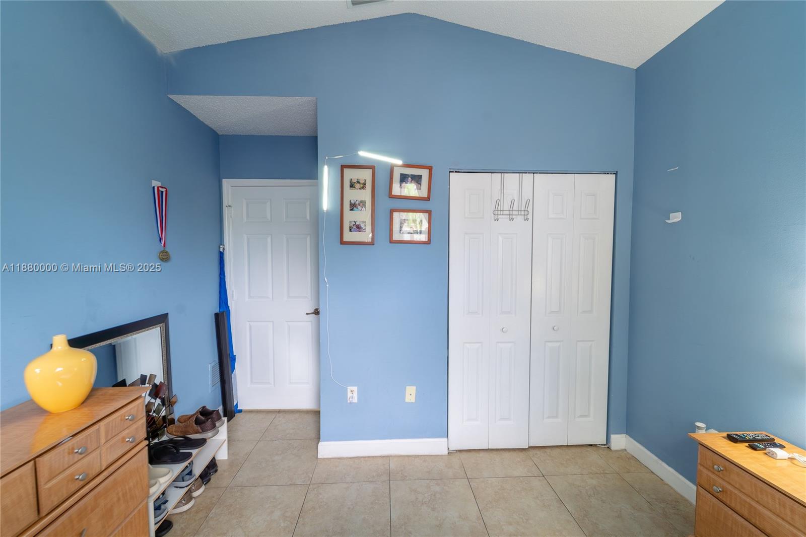 MARBELLA BAY - Residential