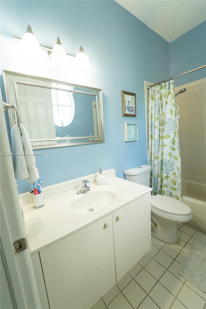 MARBELLA BAY - Residential