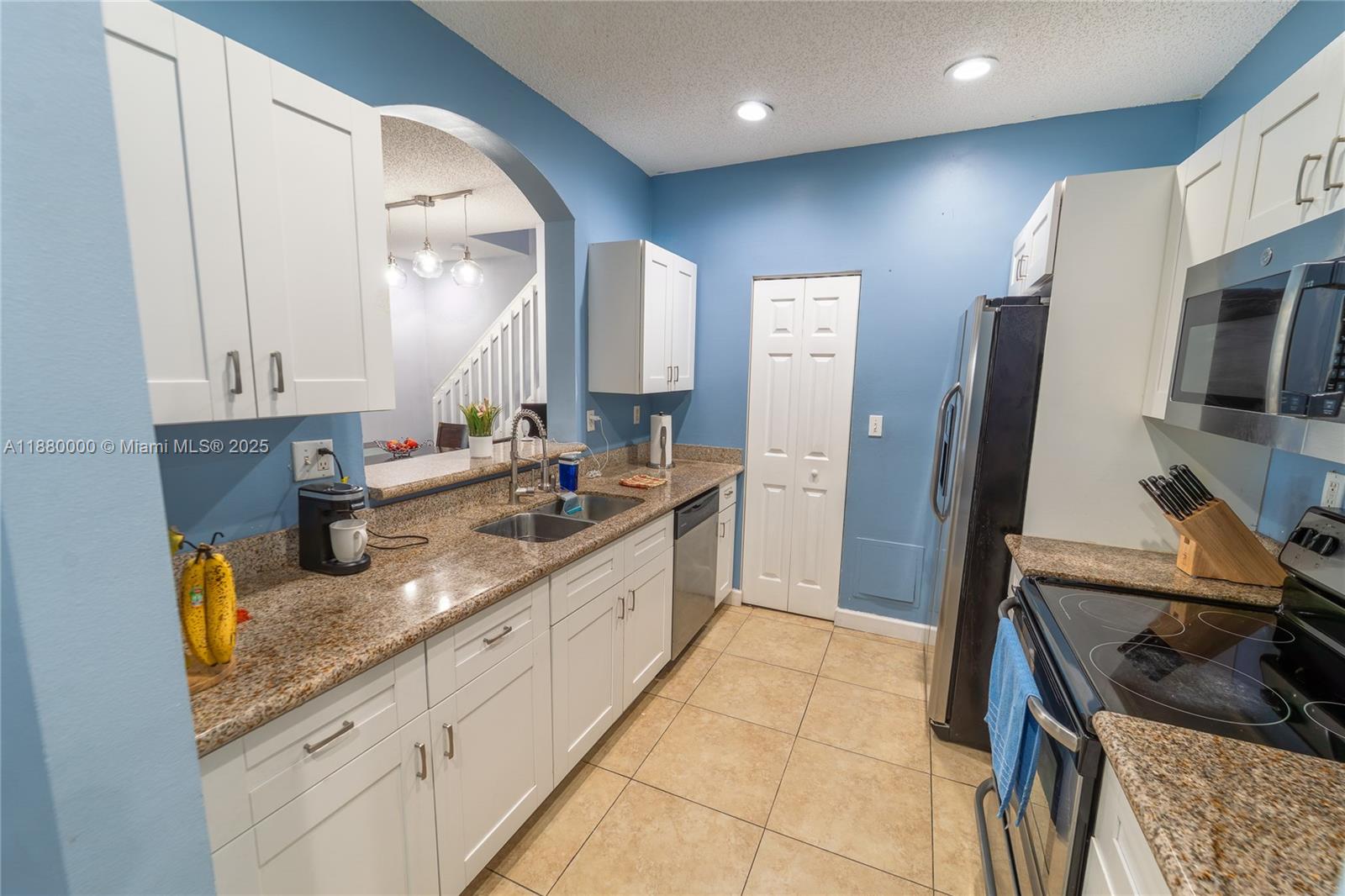 MARBELLA BAY - Residential