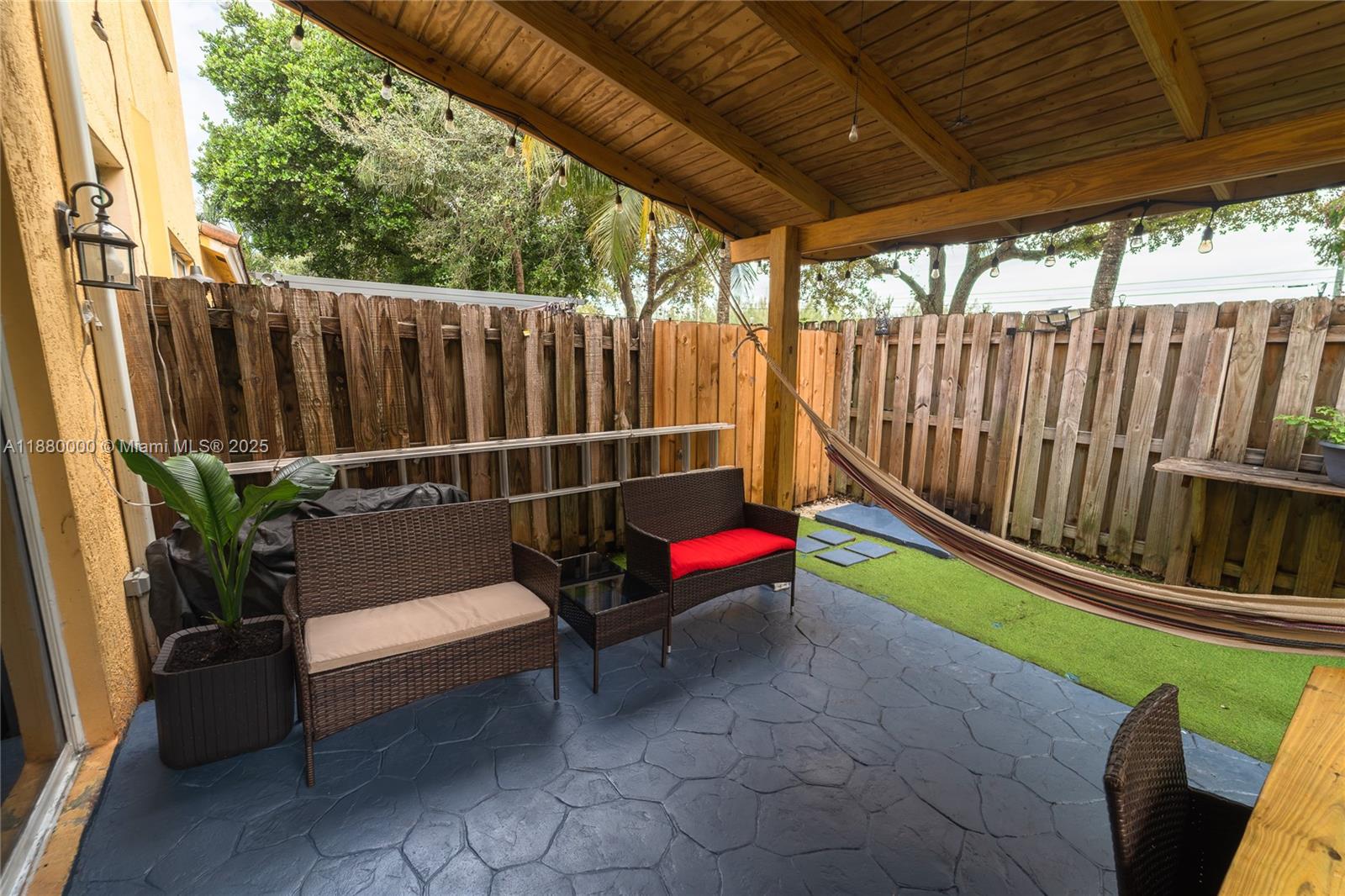 MARBELLA BAY - Residential