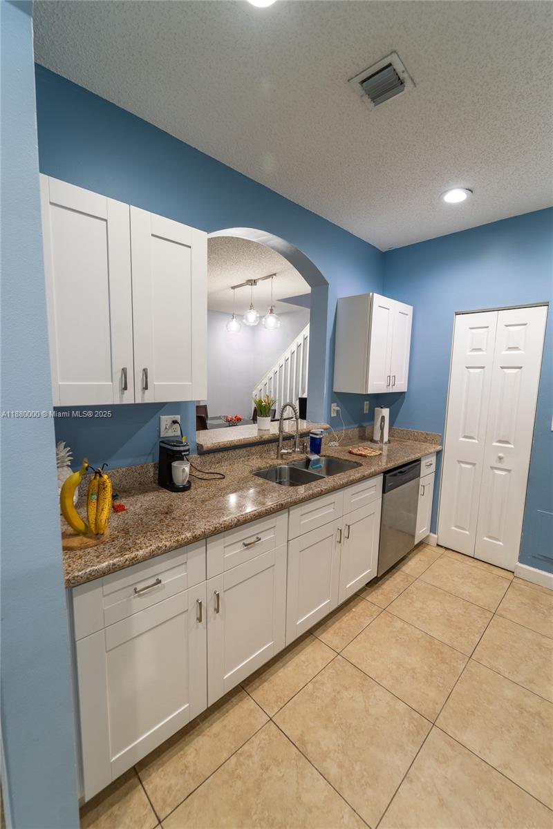 MARBELLA BAY - Residential