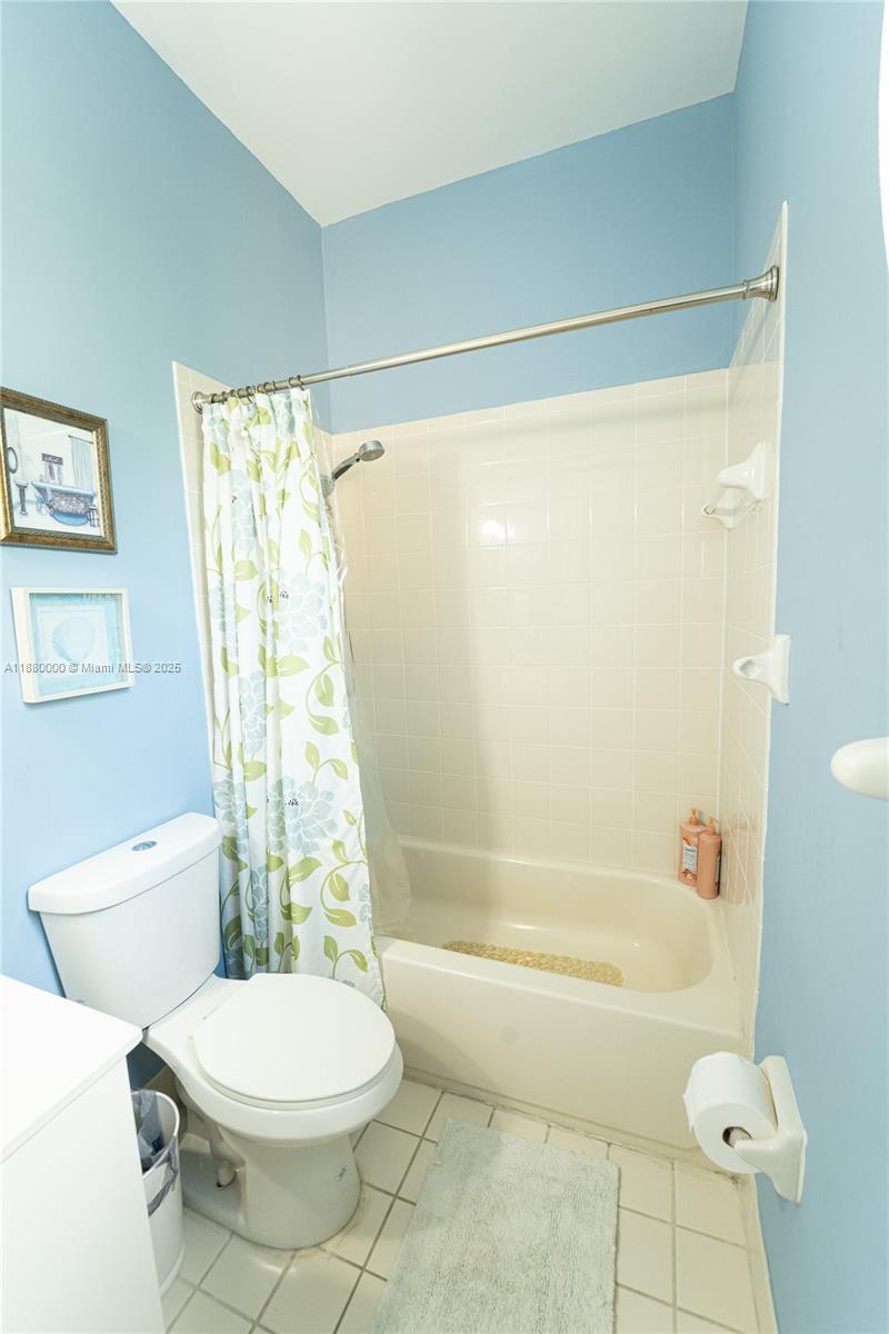 MARBELLA BAY - Residential