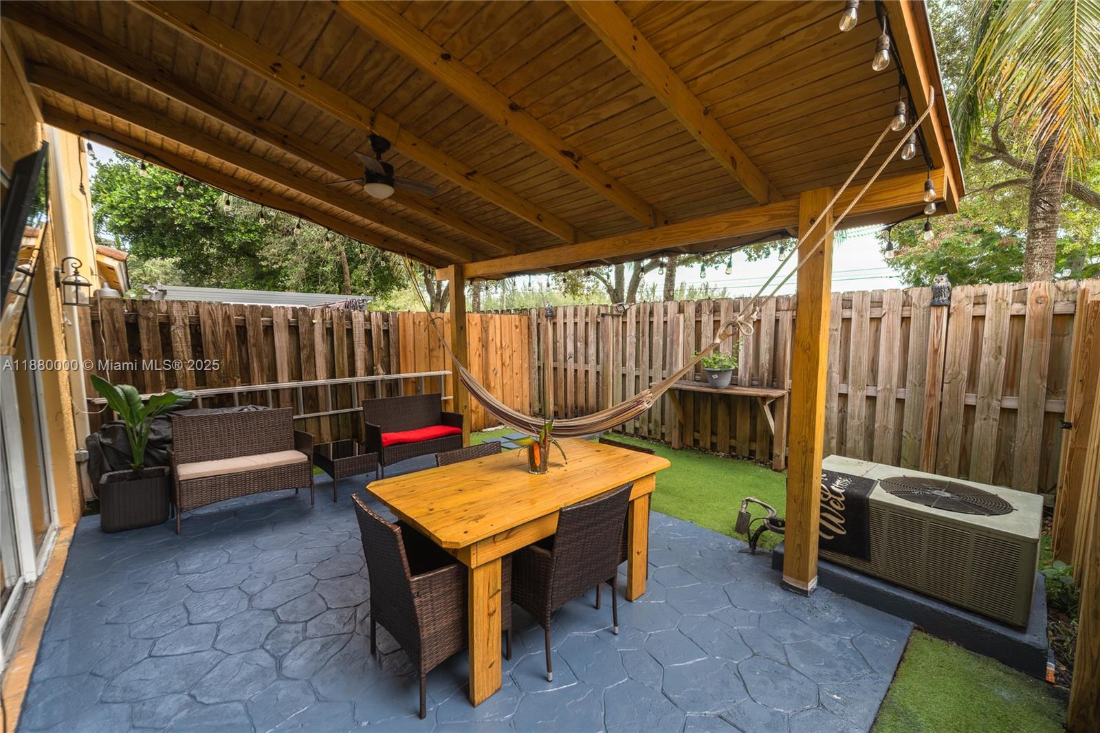 MARBELLA BAY - Residential