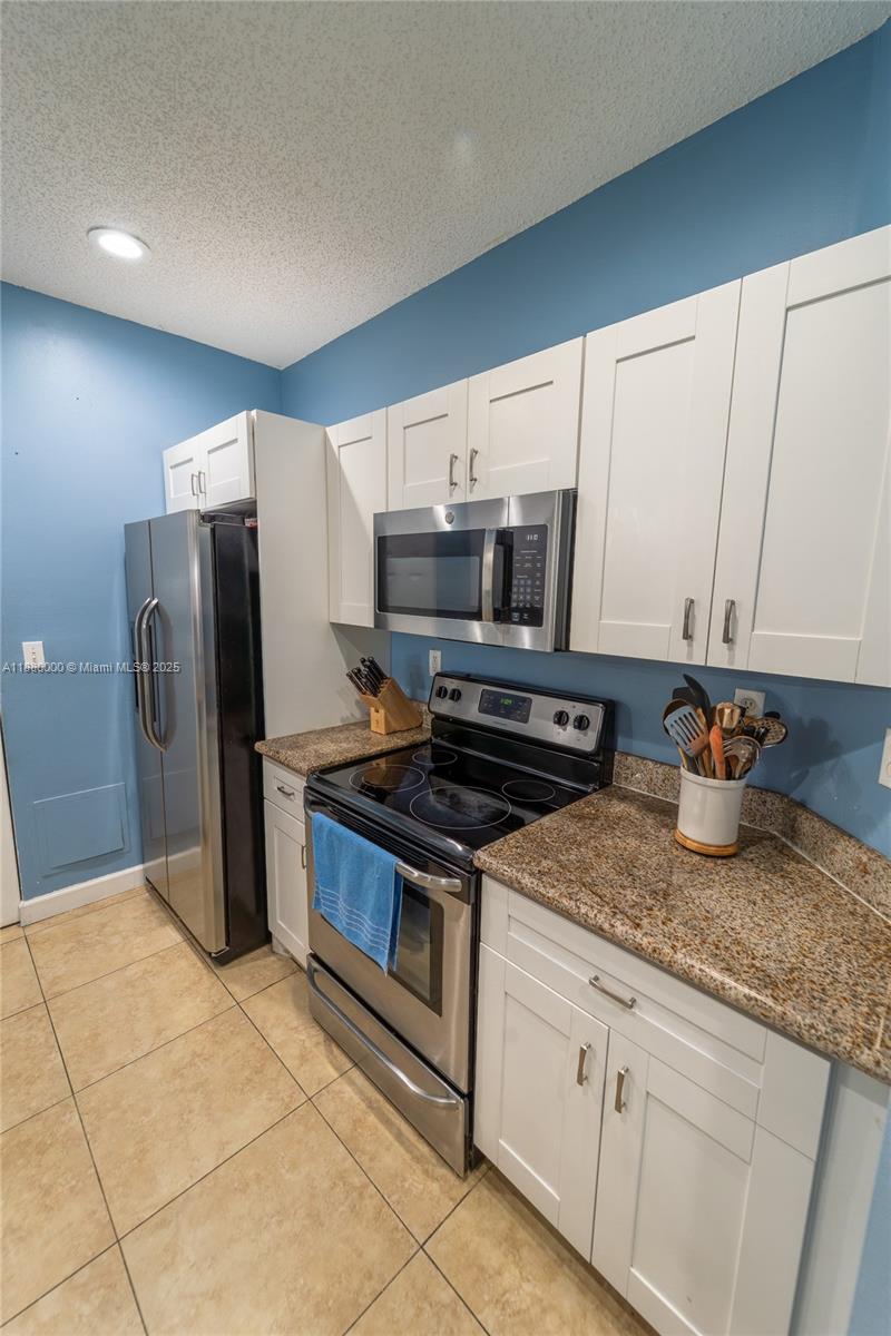 MARBELLA BAY - Residential