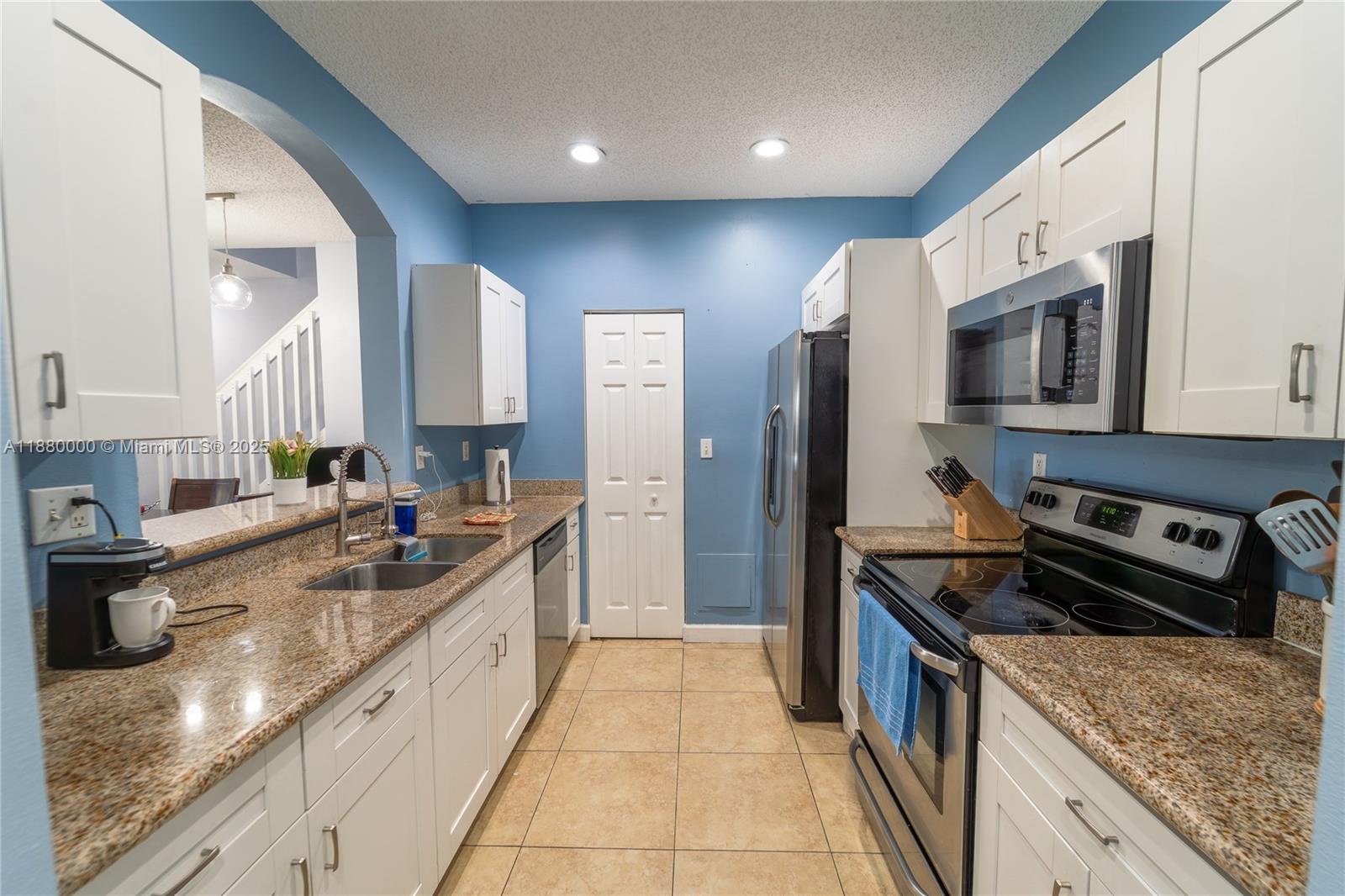 MARBELLA BAY - Residential