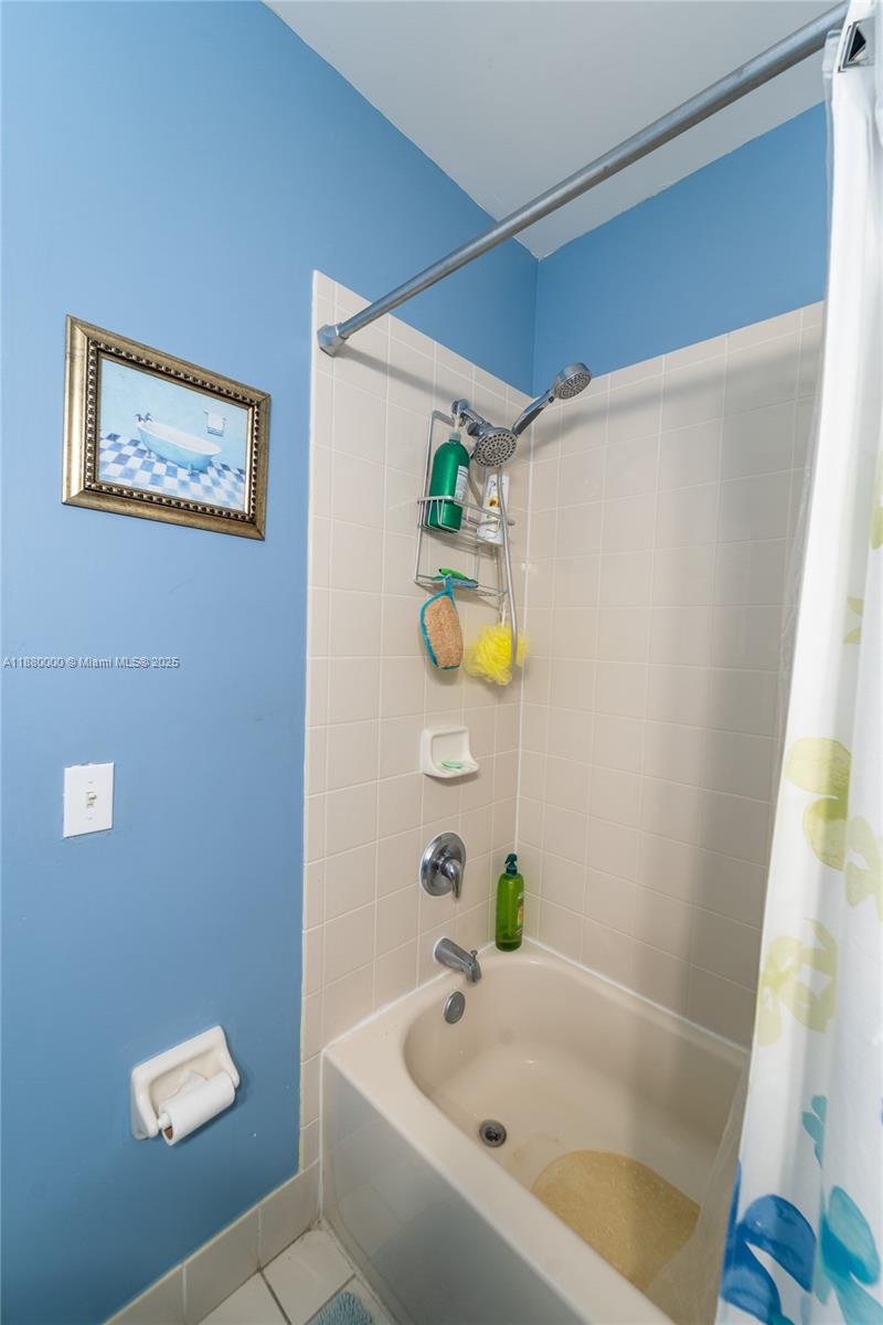 MARBELLA BAY - Residential