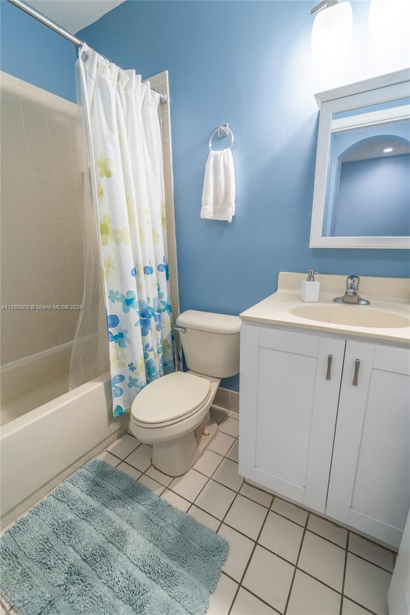 MARBELLA BAY - Residential