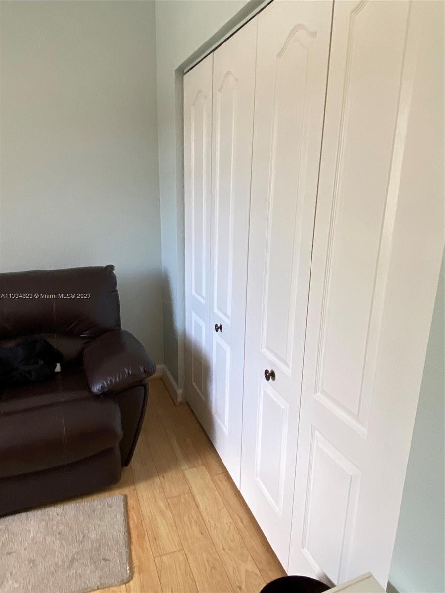 EMERALD LAKES - Residential