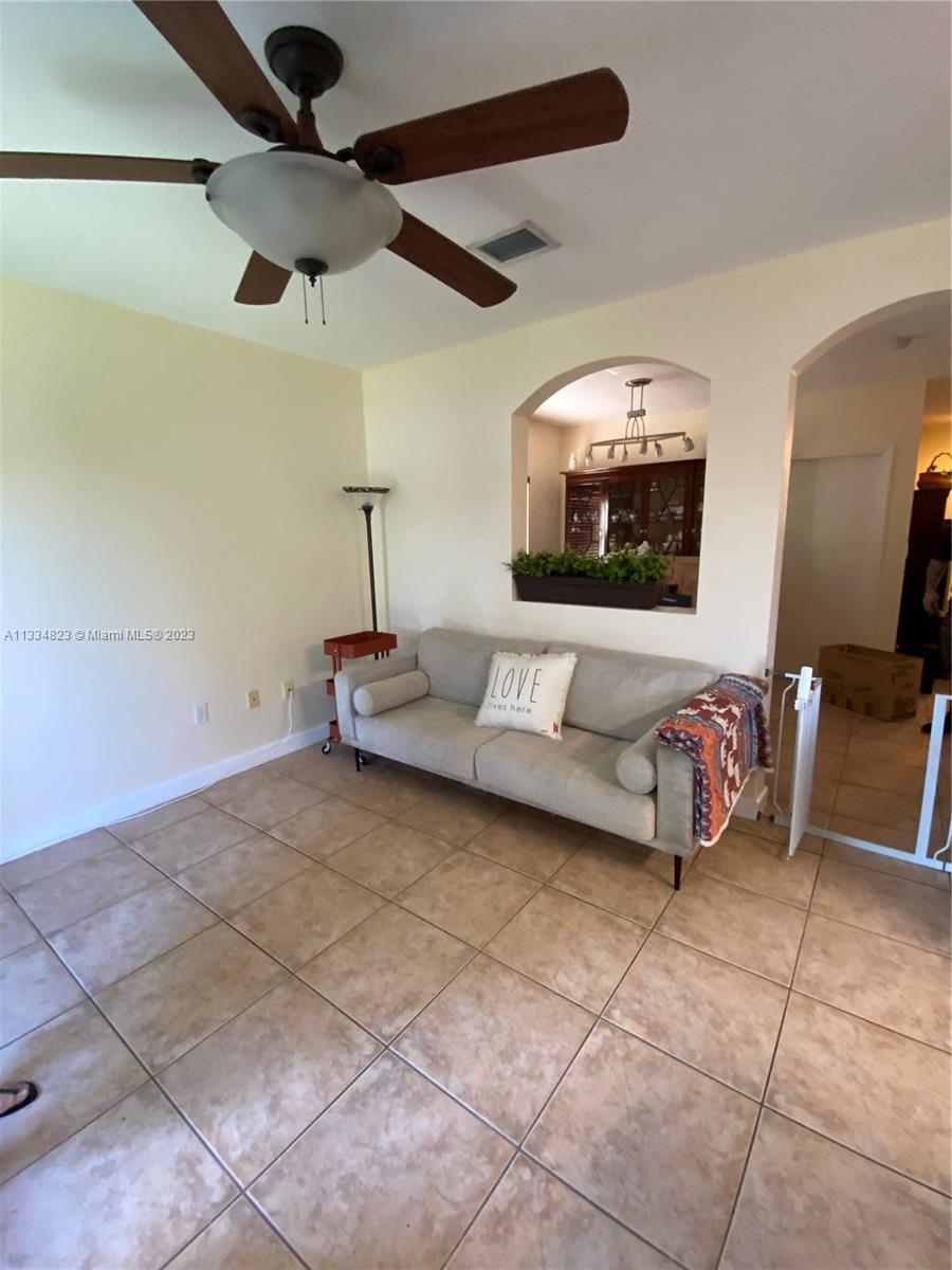 EMERALD LAKES - Residential