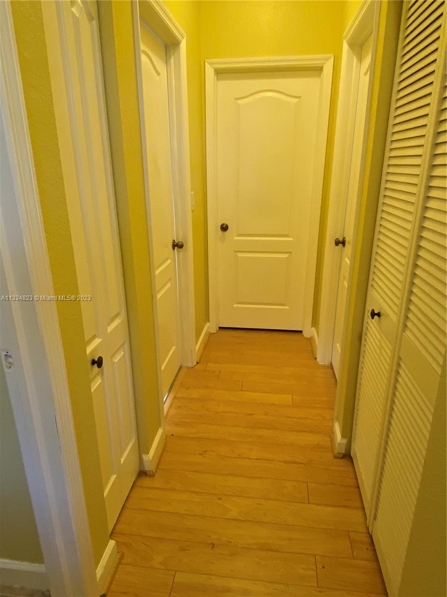 EMERALD LAKES - Residential