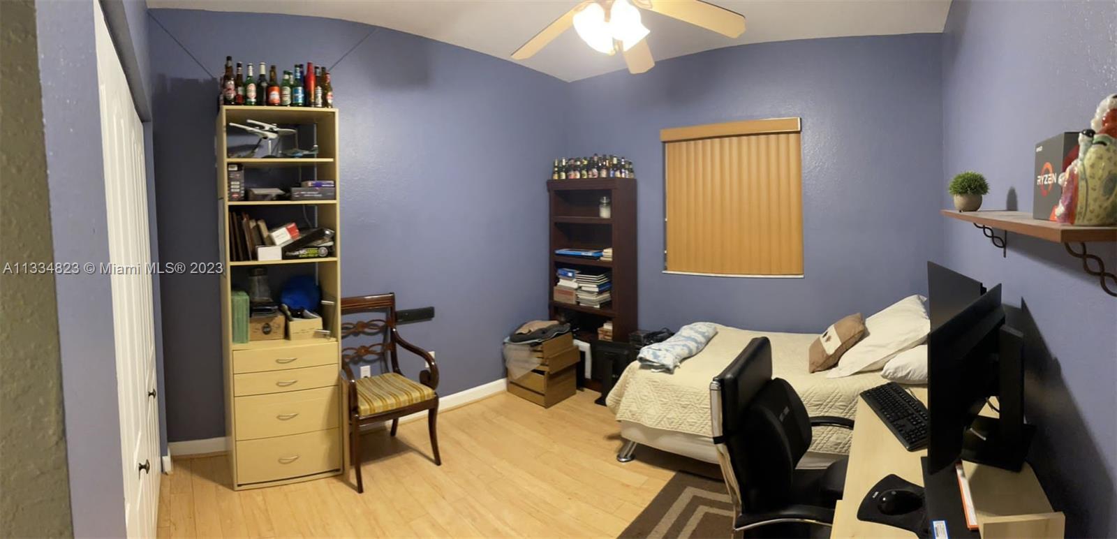 EMERALD LAKES - Residential