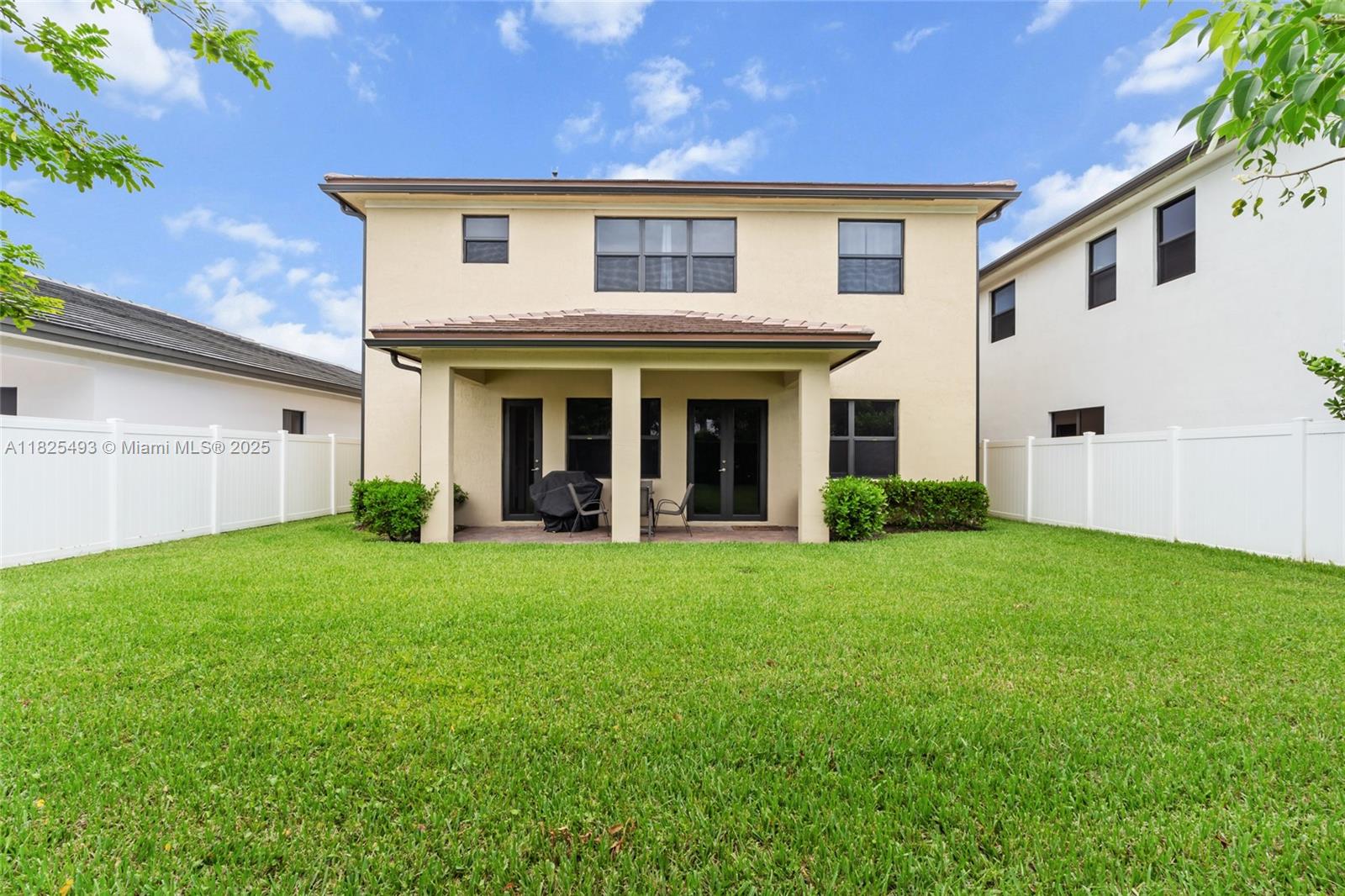 TUSCAN ISLES - Residential